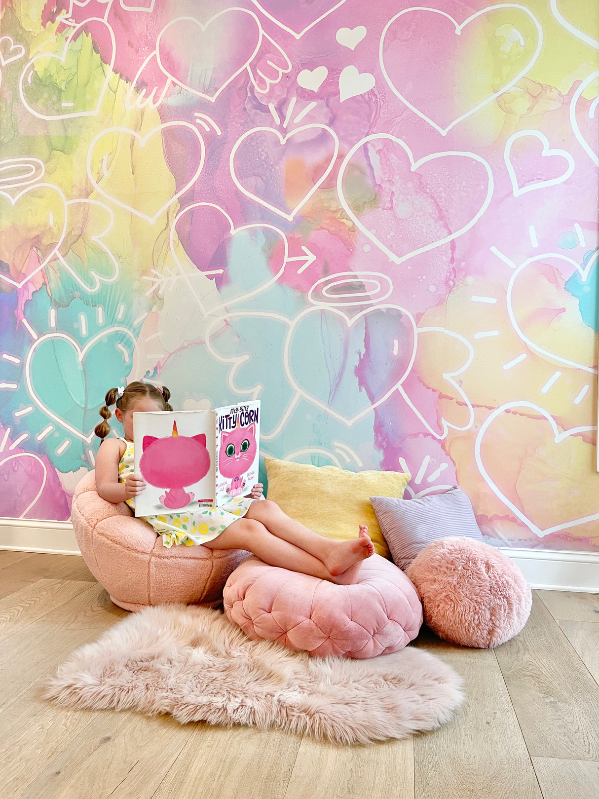 Vivian Ferne Oversized Wall Mural, Wallpaper, Kids Wallpaper, Vibrant Wallpaper, Vibrant Wall Mural, Kids Wall Mural, Kids Wall Art, Nursery Wallpaper, Kids Bedroom Wallpaper, Kids Room Wallpaper, Bedroom Wallpaper, Bathroom Wallpaper, Teen Wallpaper, Teen Bedroom, Abstract Wallpaper, Kids Reading Room, Teen Bedroom Decor