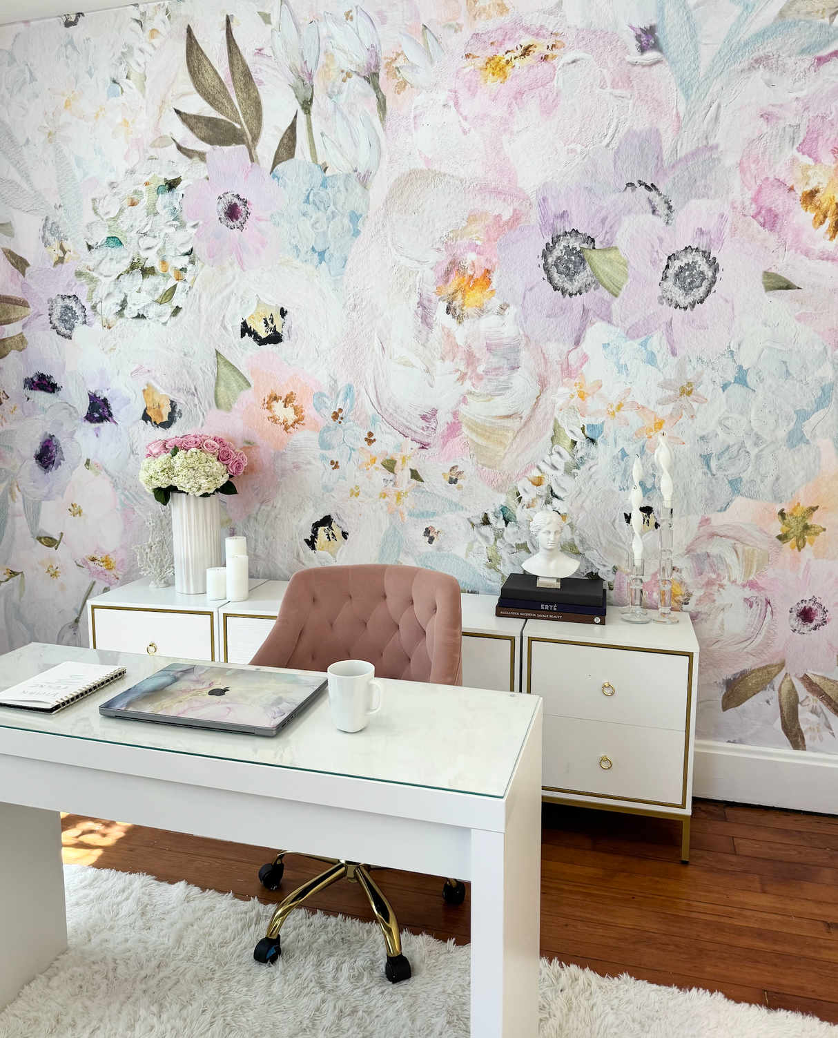 "Sweet Bouquet" Wallpaper by Vivian Ferne