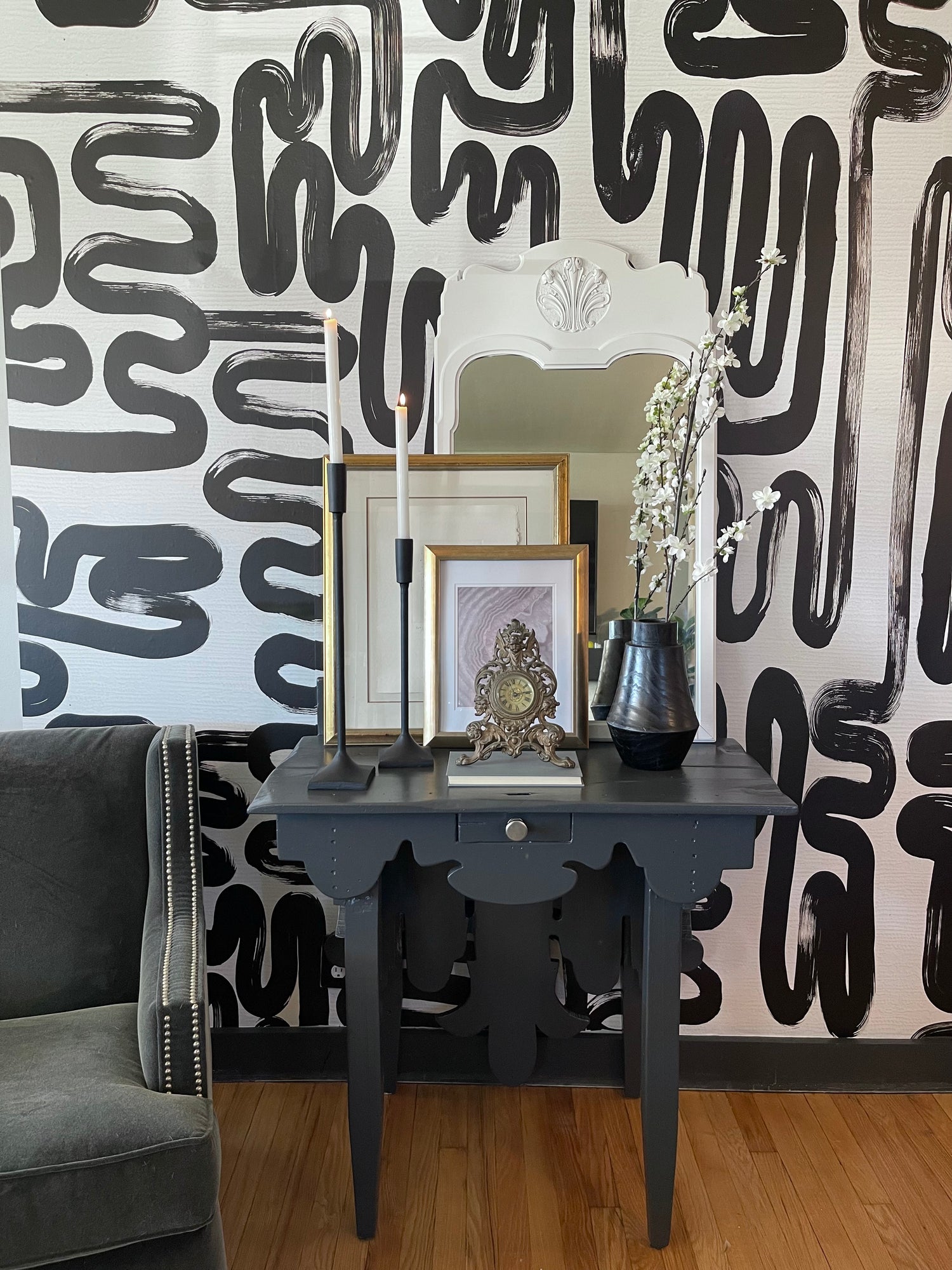 Vivian Ferne Oversized Wall Mural, Vibrant Wallpaper, Vibrant Wall Mural, Maximalist Wall Mural, Vibrant Wall Art, Nursery Wallpaper, Office Wallpaper, Living Room Wallpaper, Bedroom Wallpaper, Bathroom Wallpaper, Gold Accent Wall, Gold Wallpaper, Silver Wallpaper, Silver Accent Wall, Black Wallpaper, Black Accent Wall, Black Wall Mural, Black Wall Decal, Black Living Room Decor, Black Decor